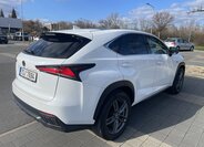 Lexus NX 300h CUV / Crossover 2,5 l 145 kw