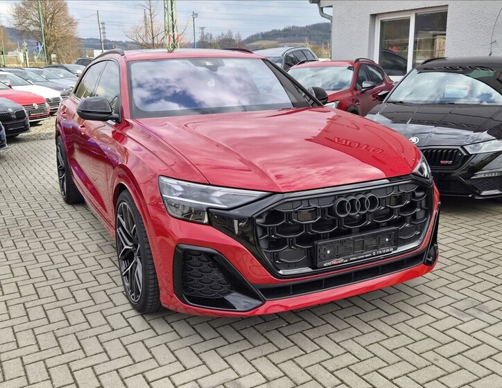 Audi Q8 SUV / Terénní 3,0 l 210 kw