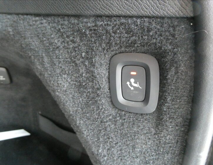 Volvo XC90 SUV / Terénní 2,0 l 228 kw