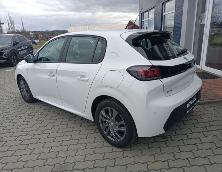 Peugeot 208 Hatchback 1,2 l 55 kw