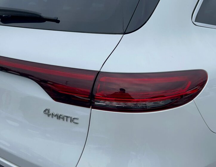 Mercedes-Benz EQC 11