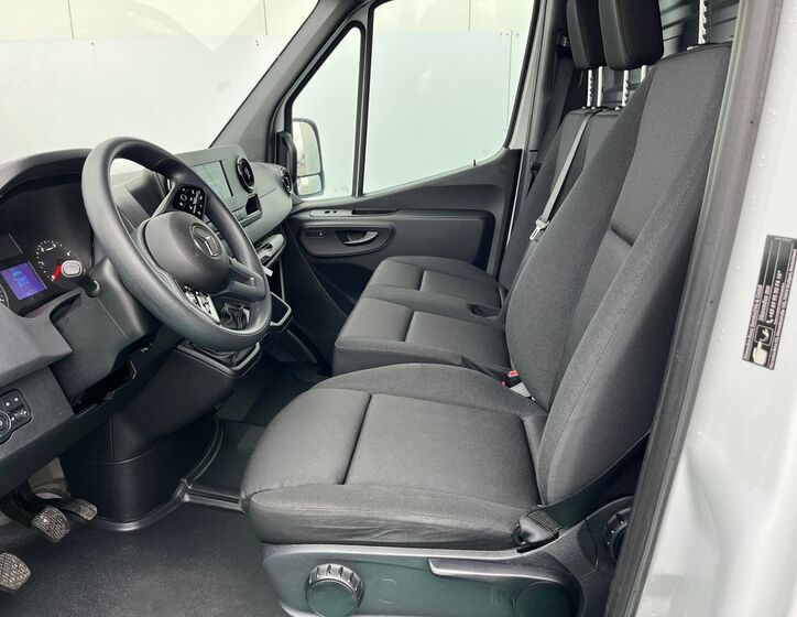 Mercedes-Benz Sprinter 8