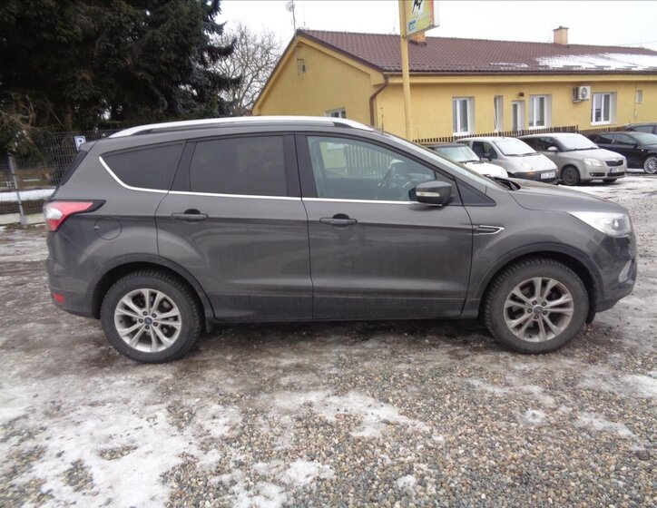 Ford Kuga SUV 1,5 l 110 kw
