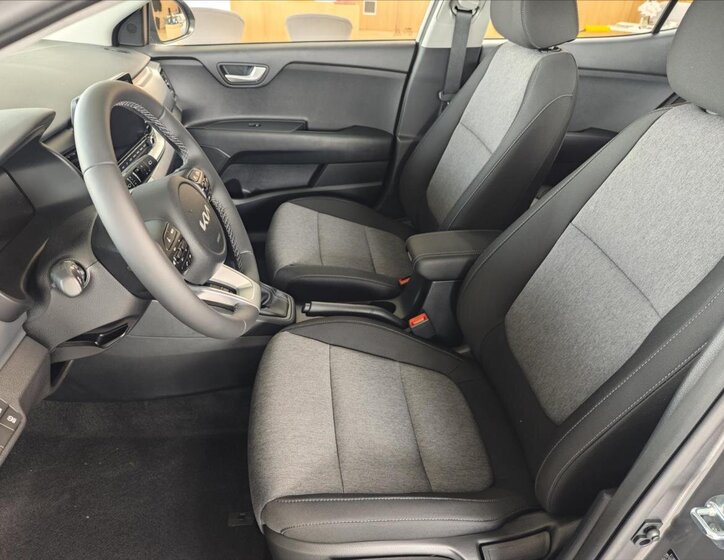 KIA Stonic CUV / Crossover 1,2 l 57 kw