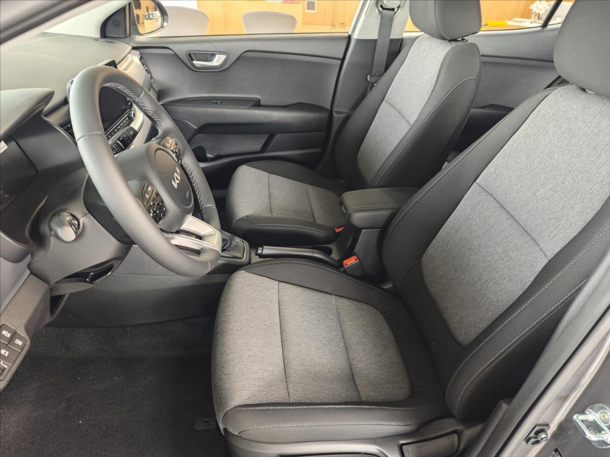 KIA Stonic CUV / Crossover 1,2 l 57 kw