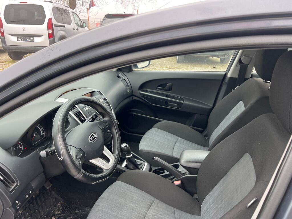 KIA Ostatní Kombi 1,6 l 66 kw