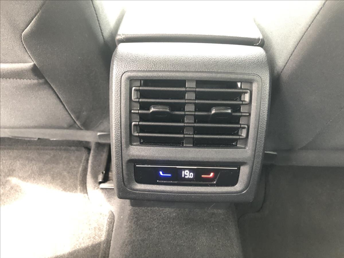 Volkswagen Golf Hatchback 1,5 l 96 kw