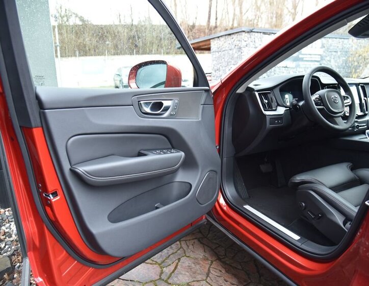 Volvo XC60 SUV / Terénní 2,0 l 186 kw