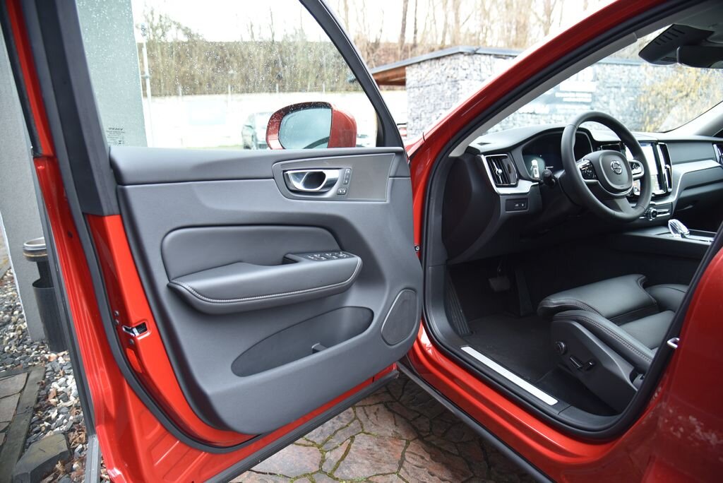 Volvo XC60 SUV / Terénní 2,0 l 186 kw