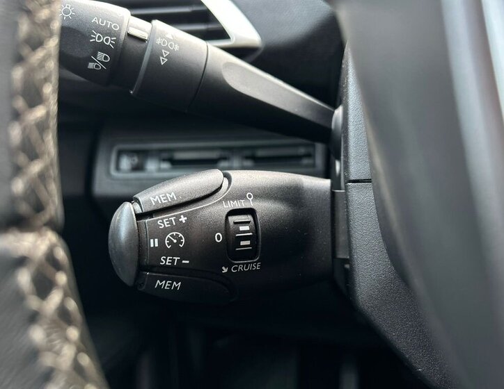 Peugeot 3008 SUV / Terénní 1,5 l 96 kw