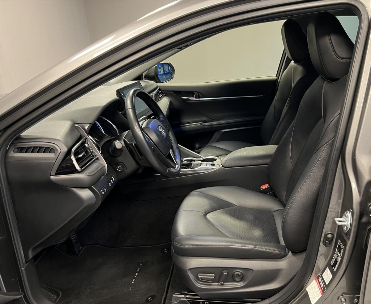 Toyota Camry Sedan 2,5 l 131 kw