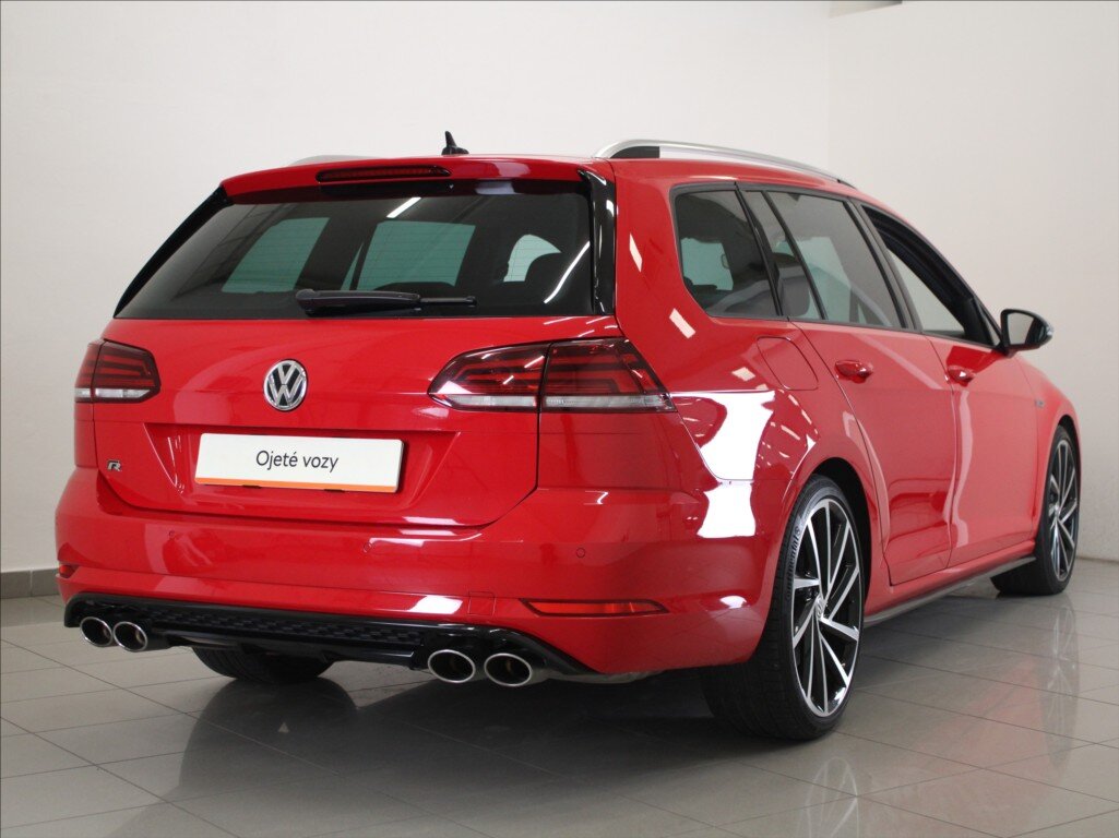 Volkswagen Golf Kombi 2,0 l 221 kw