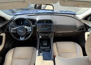 Jaguar F-Pace 12