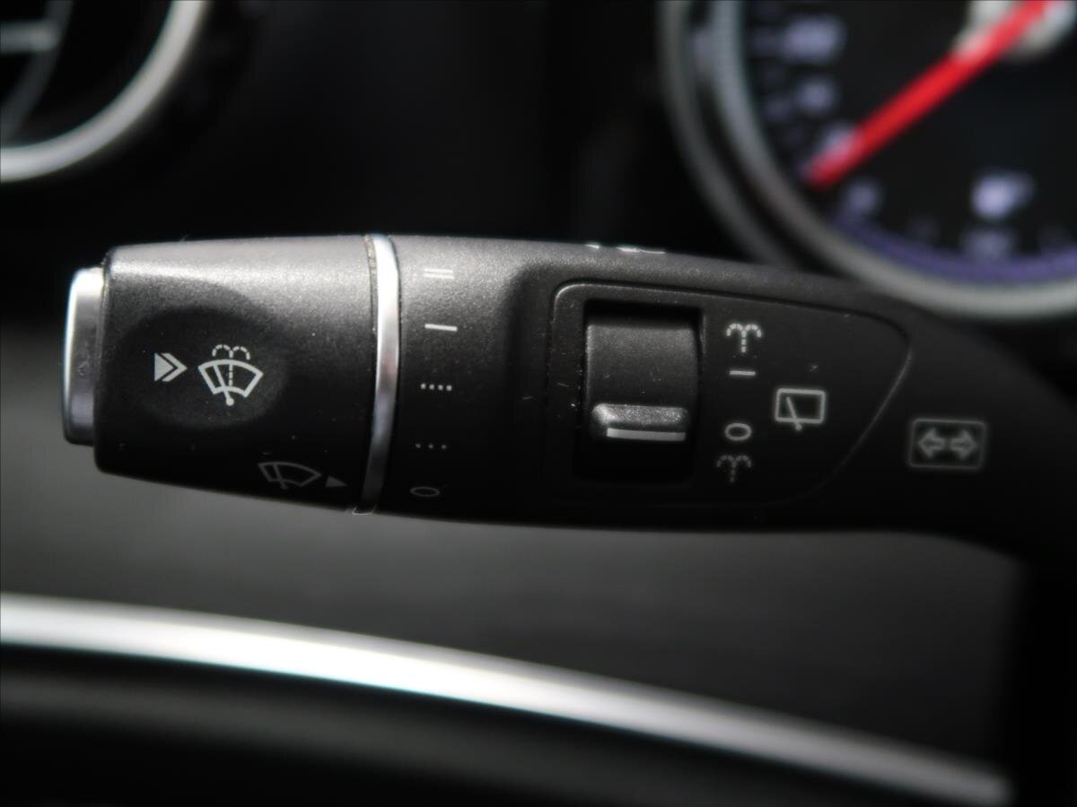 Mercedes-Benz Třídy E Kombi 2,0 l 135 kw