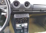 Mercedes-Benz 200 11