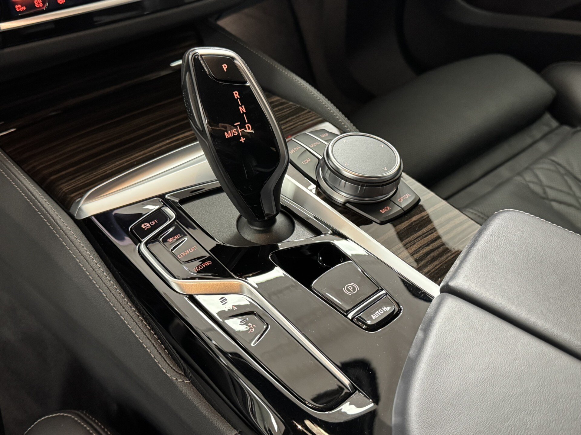 BMW Řada 6 Sedan / Limuzína 3,0 l 250 kw