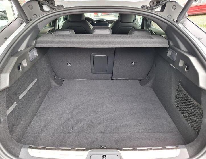 Peugeot 408 7