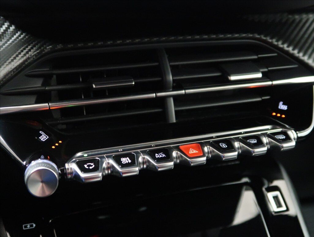 Peugeot 2008 Hatchback 1,2 l 96 kw