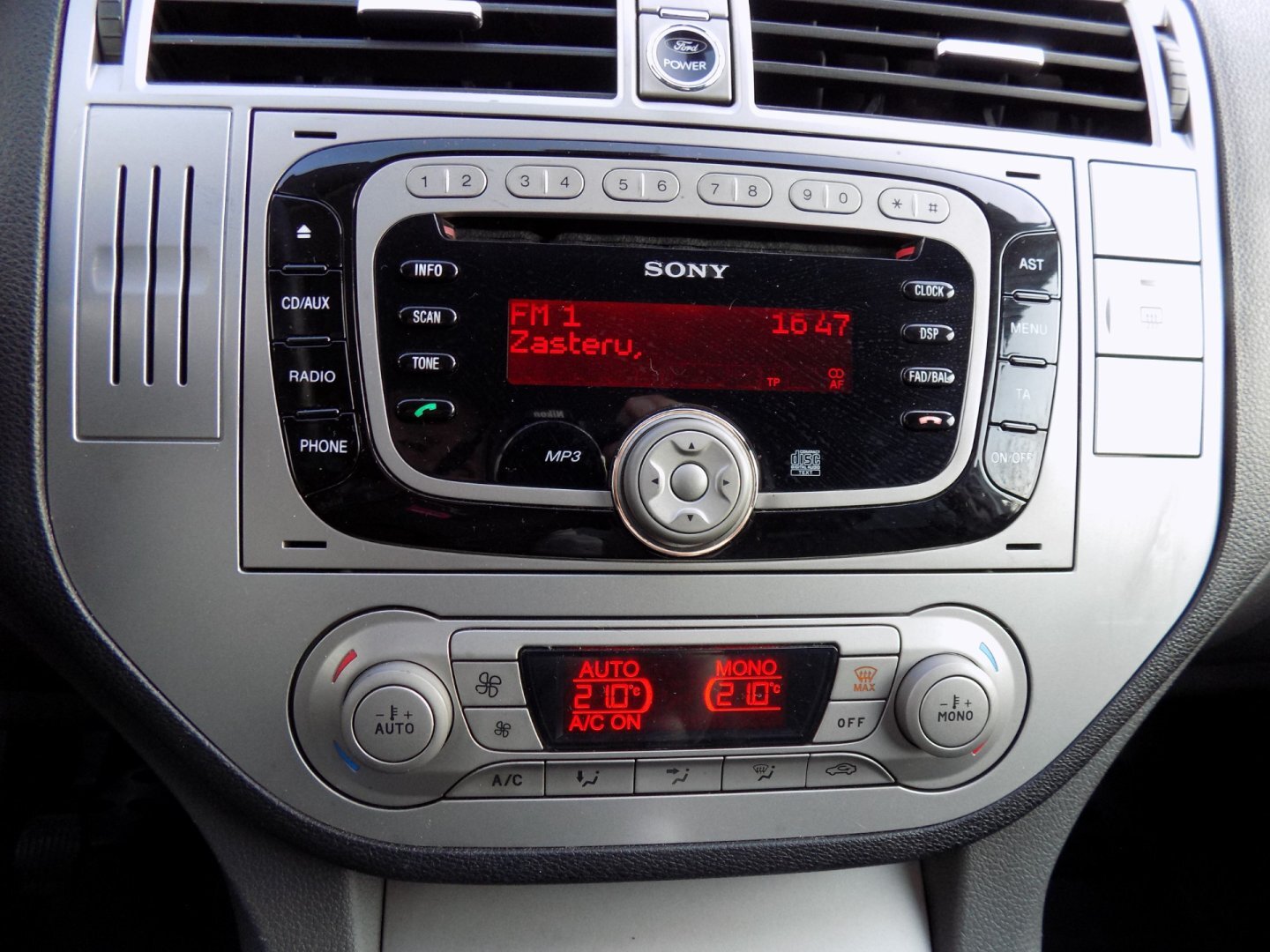 Ford Kuga SUV / Terénní 2,0 l 120 kw