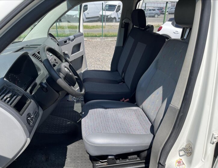 Volkswagen Transporter Valník 2,5 l 96 kw