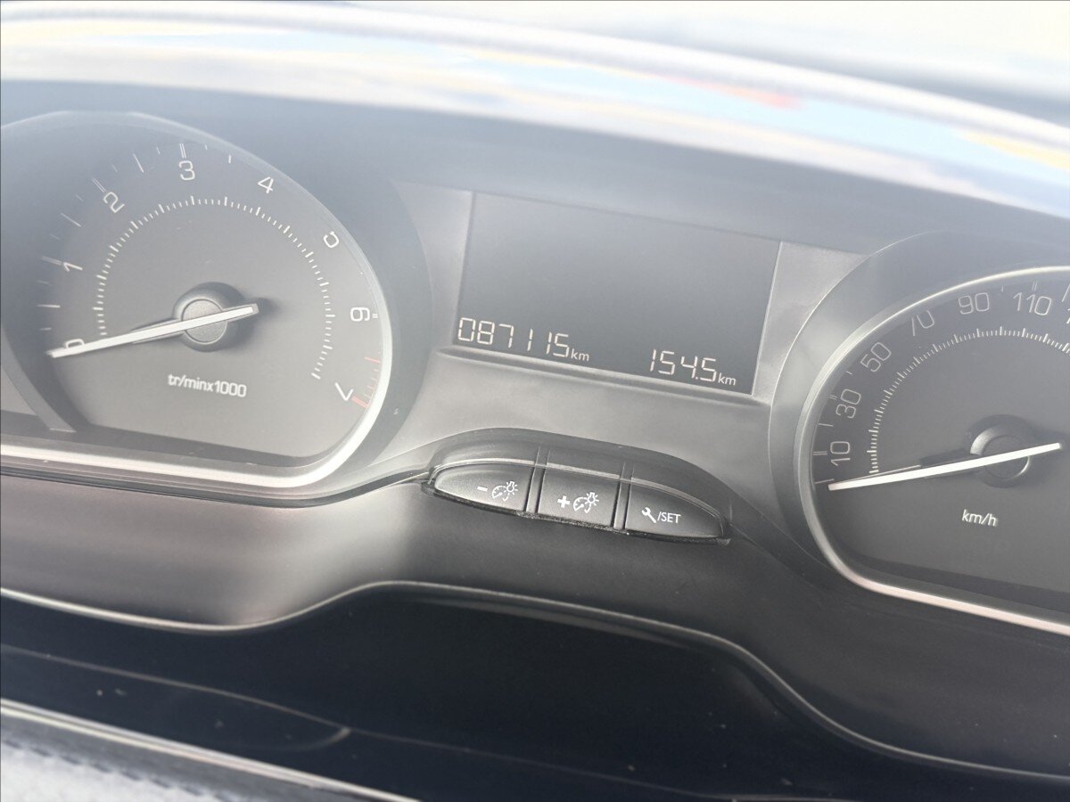 Peugeot 2008 SUV / Terénní 1,2 l 81 kw