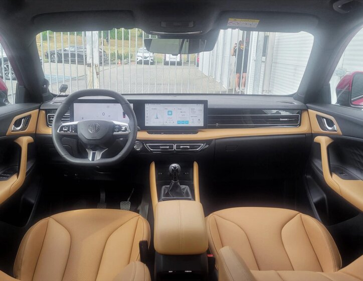 MG HS SUV / Terénní 1,5 l 125 kw