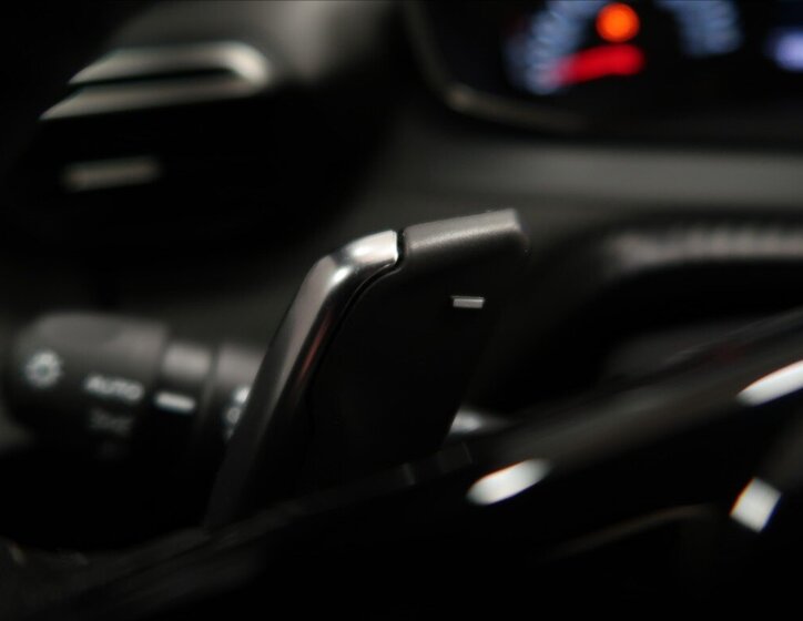 Peugeot 2008 Hatchback 1,2 l 96 kw