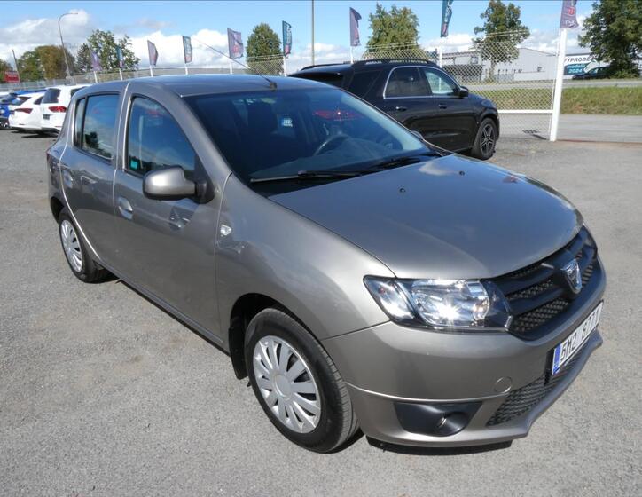 Dacia Sandero 1