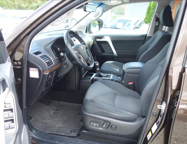 Toyota Land Cruiser SUV / Terénní 2,8 l 130 kw