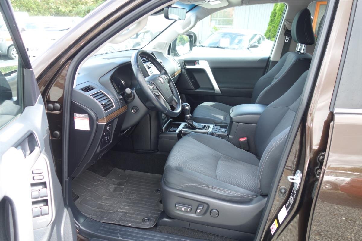 Toyota Land Cruiser SUV / Terénní 2,8 l 130 kw