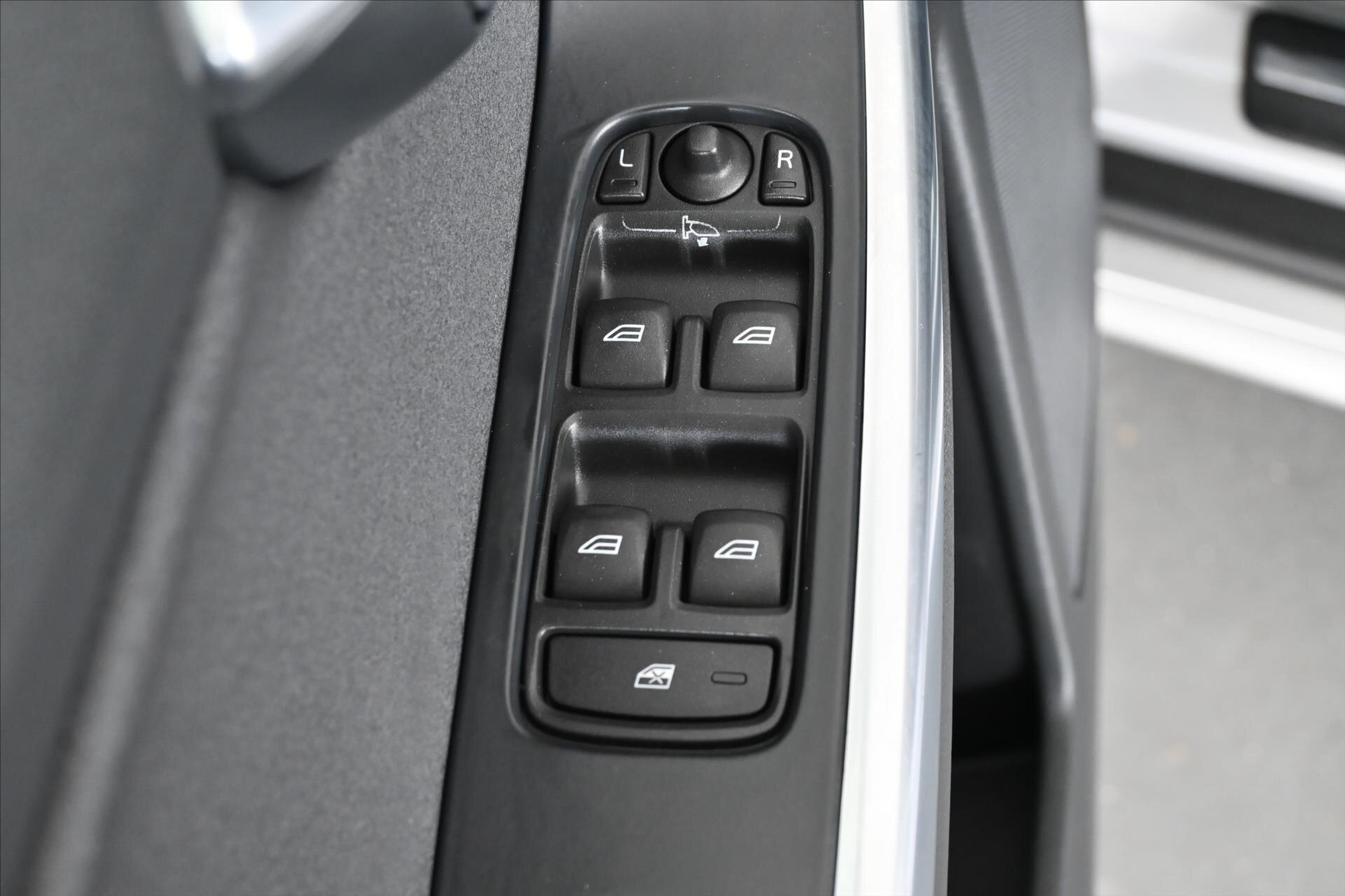 Volvo XC60 SUV / Terénní 2,4 l 133 kw