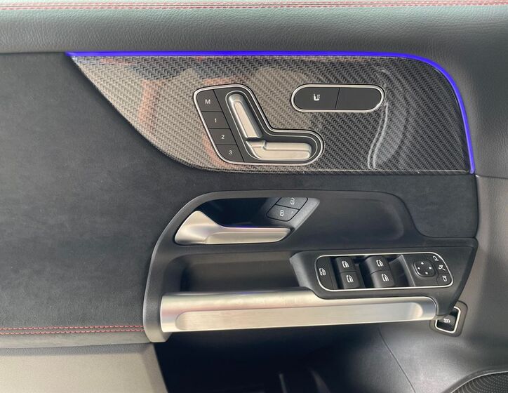 Mercedes-Benz GLB 11