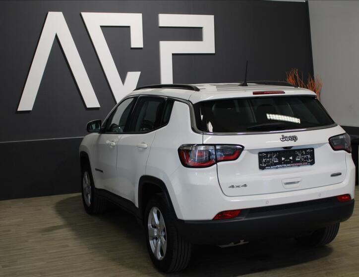 Jeep Compass 10