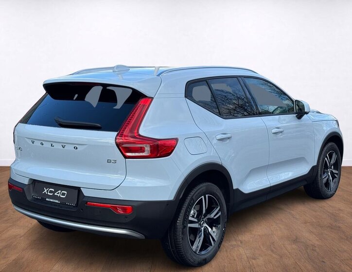 Volvo XC40 SUV / Terénní 2,0 l 120 kw