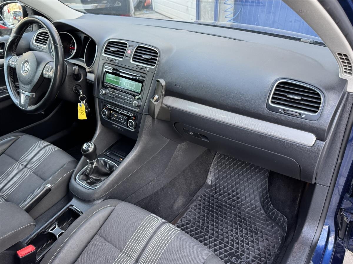 Volkswagen Golf Kombi 1,6 l 77 kw