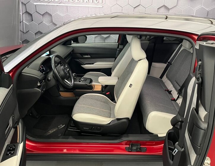 Mazda MX-30 SUV / Terénní 0,0 107 kw