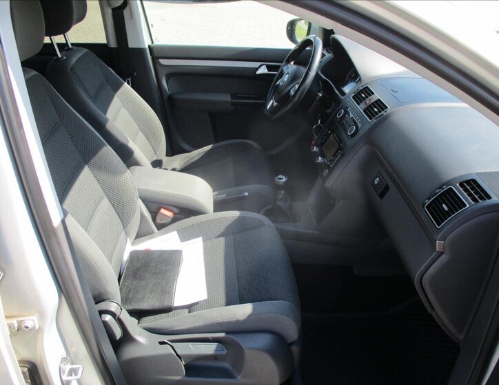 Volkswagen Touran Kombi 1,2 l 77 kw