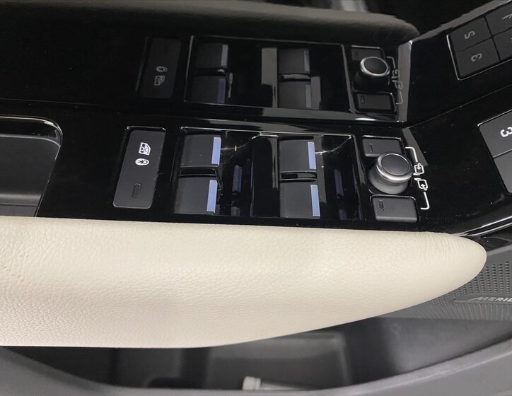 Land Rover Range Rover Velar 12