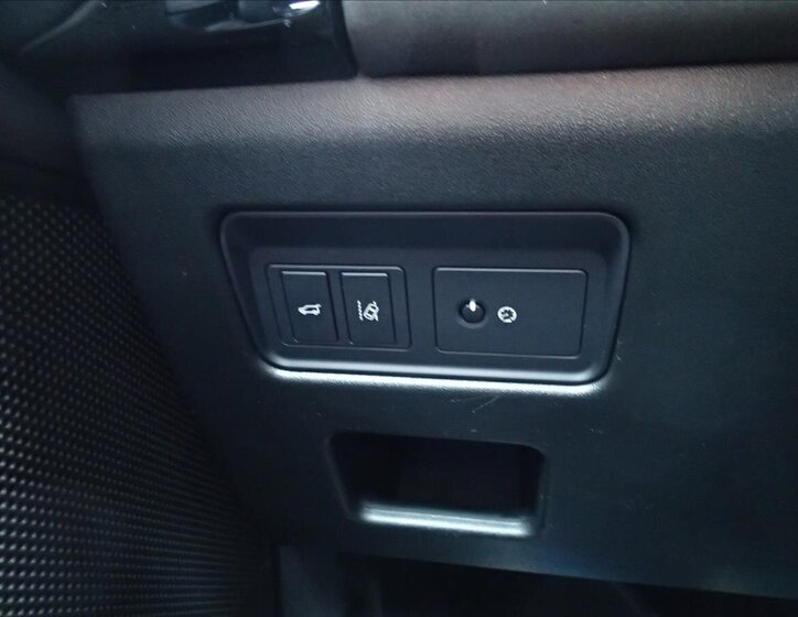 Land Rover Discovery SUV / Terénní 2,0 l 132 kw