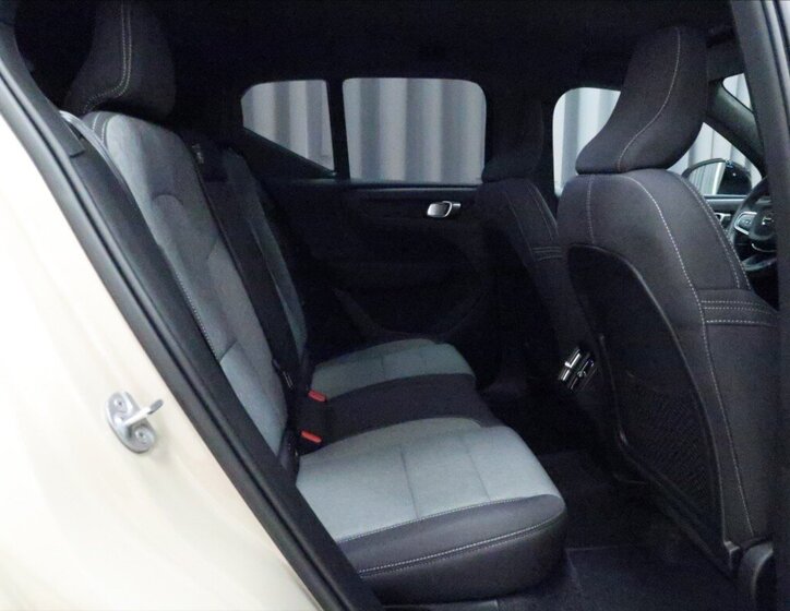 Volvo XC40 SUV 2,0 l 120 kw