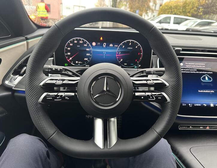 Mercedes-Benz Třídy E 10