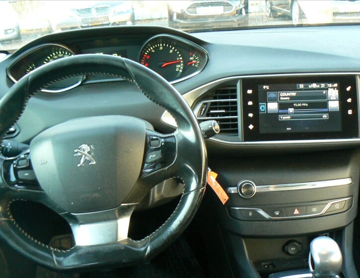 Peugeot 308 11
