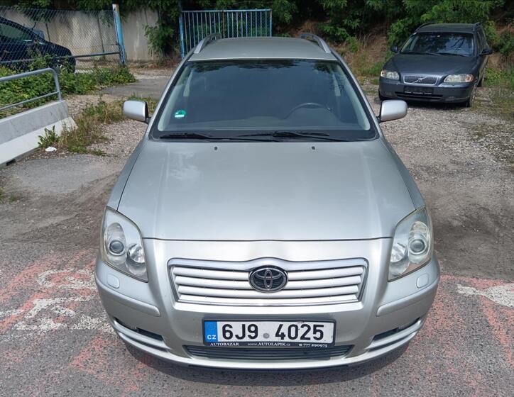 Toyota Avensis 1