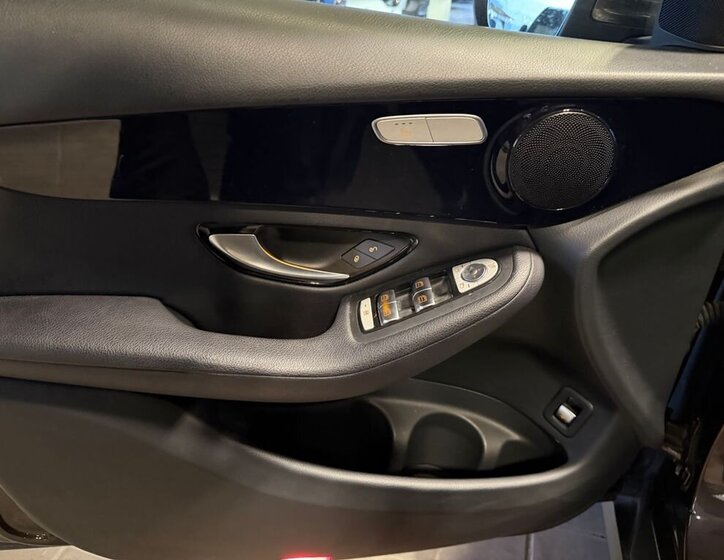 Mercedes-Benz GLC 10