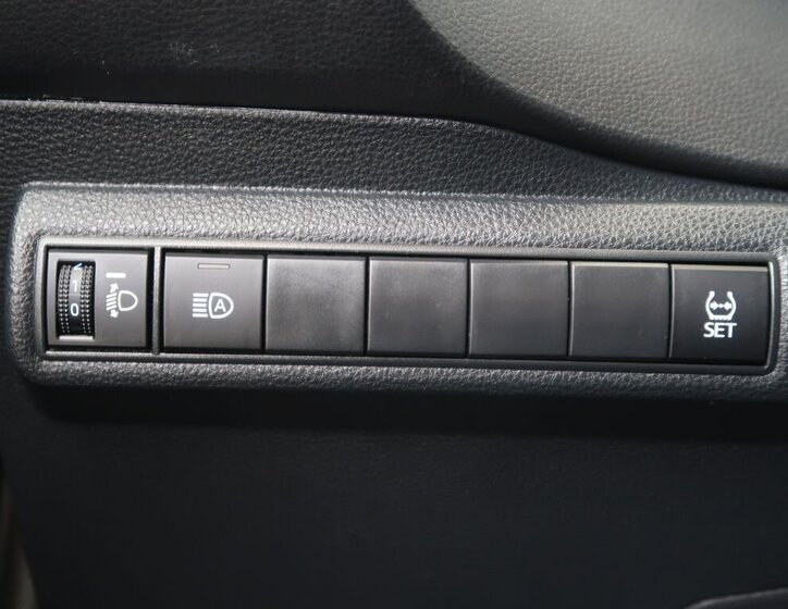 Toyota Corolla Sedan / Limuzína 1,5 l 92 kw