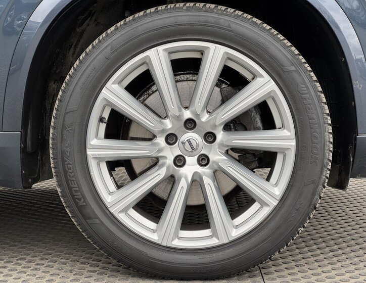 Volvo XC90 SUV / Terénní 2,0 l 173 kw