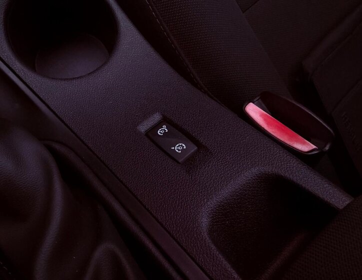 Renault Fluence Sedan / Limuzína 1,6 l 81 kw