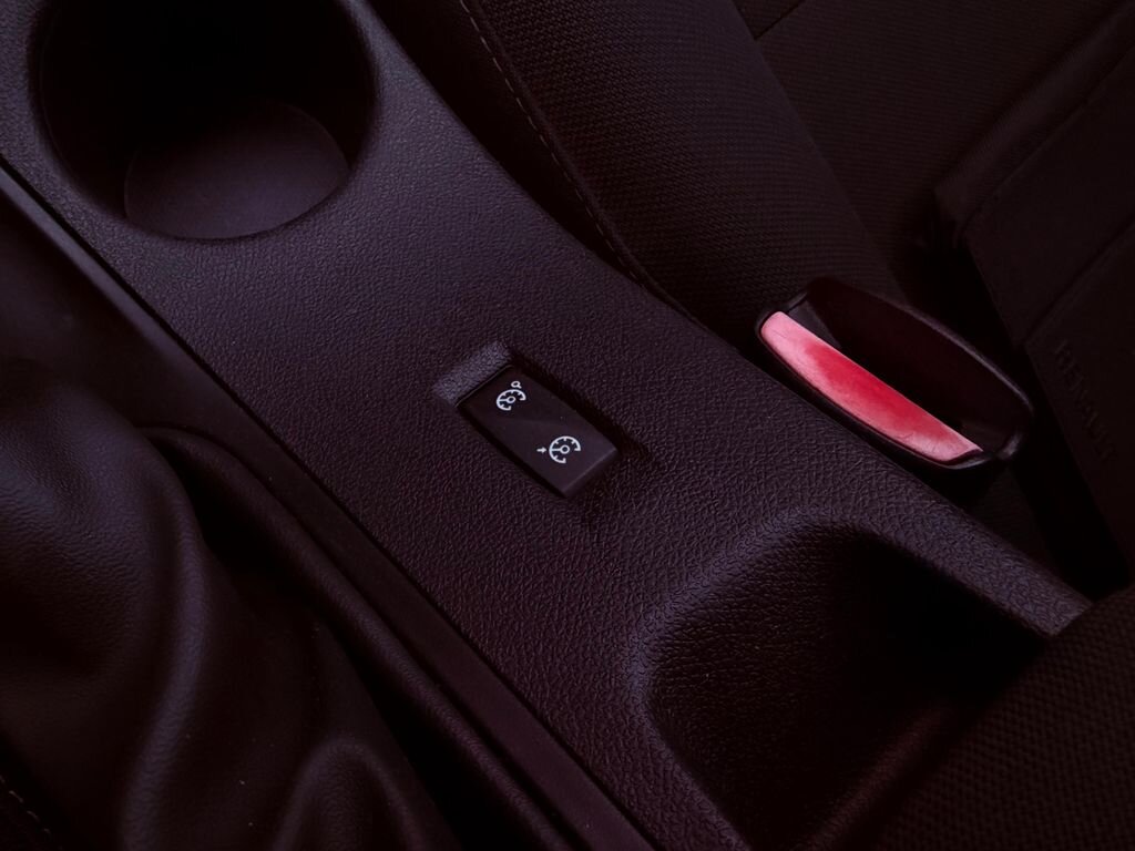 Renault Fluence Sedan / Limuzína 1,6 l 81 kw