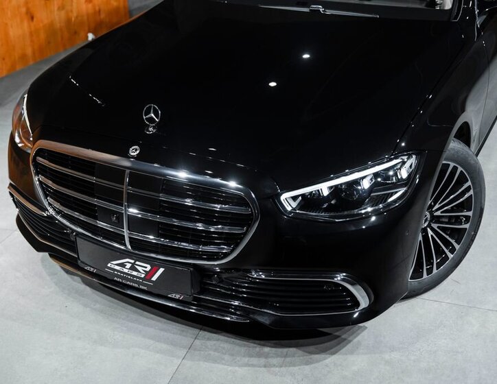 Mercedes-Benz Třídy S Sedan 4,0 l 370 kw