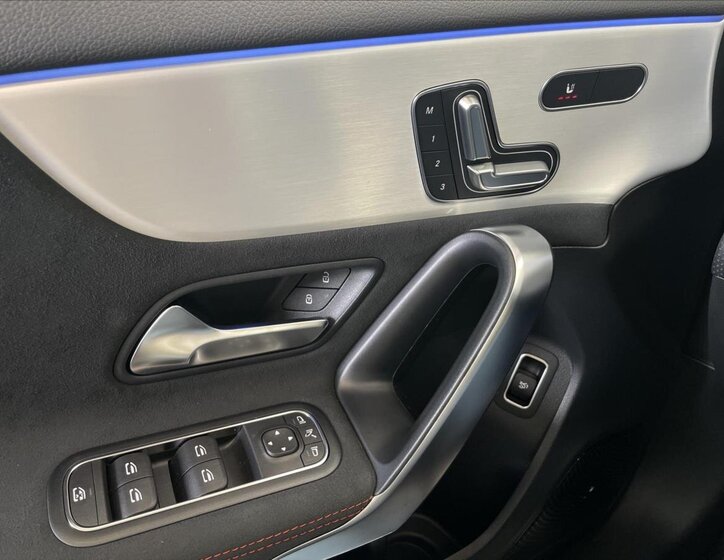 Mercedes-Benz Třídy A 12